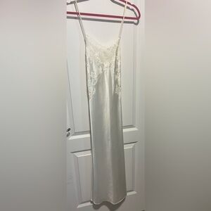 Natori Classics White Garment